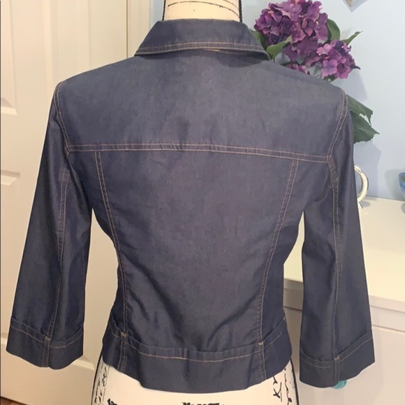 BCBGMAXAZRIA Jeans Chambray Cropped Jacket - Picture 3 of 6